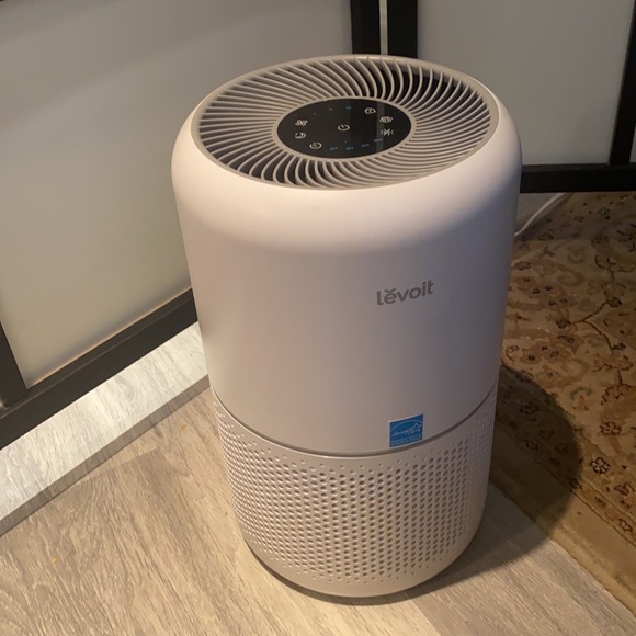 Levoit Air Purifier - Picture 6 of 7